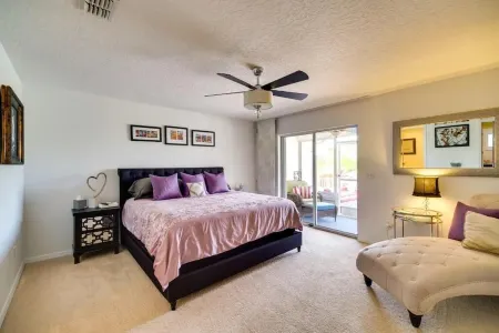 Luxury Beachside Villa - Perfect To Relax After A Fun-Filled Day of Adventure Отели в г. Сателлит Бич