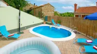 Villa Nicolara - Three Bedroom Villa with Pool Hotels in Buzet