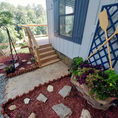 NEW! Lakefront Cabin-Mnt View-Hot Tub-WIFI-Prime Location-Bryson City/Cherokee