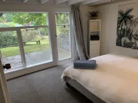 Okareka Lakestay - Sleeps 8 - close to lake. Hotel in zona Buried Village of Te Wairoa