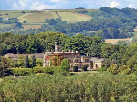 Pathways Holiday Cottage a delightful 18th century stone cottage in Derbyshire.