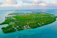 OCEANFRONT ECO-CHIC HOME WITH INFINITY POOL, DOCK, AIR CONDITIONER & TV