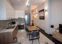 Sia's Retreat 1 Modern Apt Athens Riviera