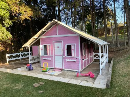 Casa de Campo com Ampla Área de Lazer, Piscina, Mini Campo e Quadra