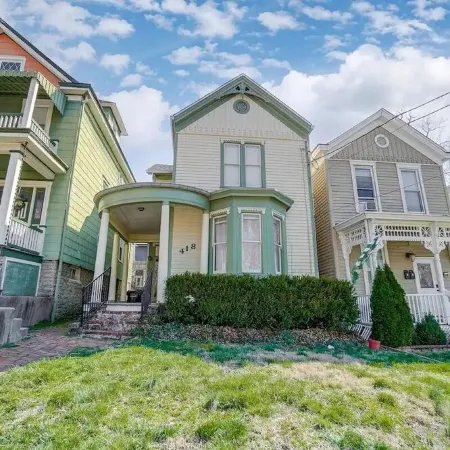 Renovated Vintage Chic Oasis - Urban Homestead, 8 Min Downtown Access!