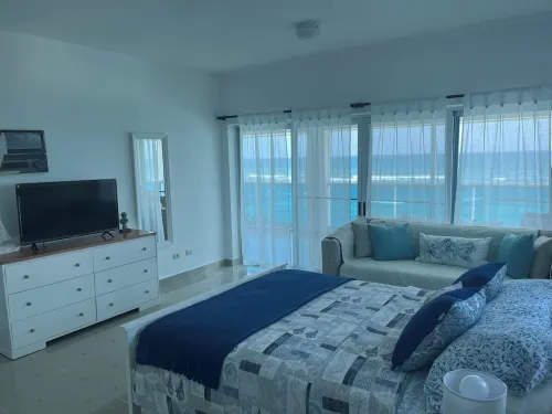 Beach front apartment with spectacular views.