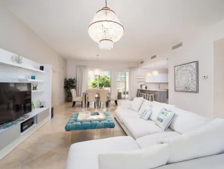 Majestic 3 Bedroom apartment and private pool!