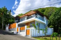 Mountainside retreat on la montaña Isabel de Torre