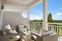 Updated Stunning Ocean Club Plaza luxury family spacious top floor apartment - 3-Star