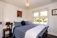 Luxury Accomodation on  26Rows Vineyard.