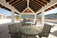 Best Views! Ocean Front, Unit 408 Floor & Rooftop Pool
