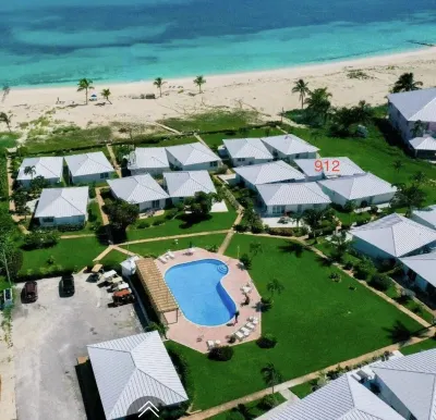 Beachside Escape with Exceptional Views of the Ocean~ Steps To The Beach Hotel a 