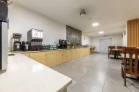 Ramada Limited Golden - breakfast