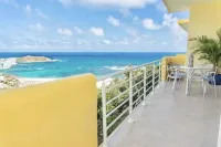 The Coastal Condo: Beautiful Luxury 3 Bed 2.5 bath