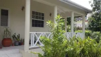 Apartment in quiet upscale Holetown area near Limegrove Centre and Beach