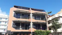 Excellent duplex penthouse 1 block from Prainha with partial sea view