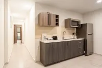 Rooftop Pool w/Lounge Area-2 BRM Apt-sleeps 4 U2