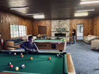 Serene Nantahala Village Cabin w/ Pool near Nantahala Outdoor Center! - gimnasio