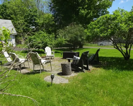 Modern Manor on Maple Hotels in Callicoon
