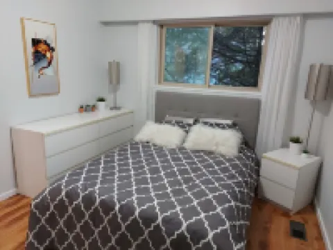 NorthVAN Nature Living Home, 5min to town, beach, suspension bridge, river ,hike Hotels in North Vancouver