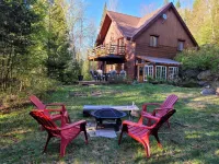 Riverside Modern Rustic 3 bds Chalet in Tremblant