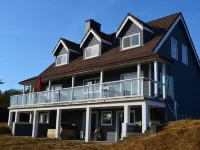 Beautiful beachfront Villa on 80 acres of farmland! 蘇克住宿飯店