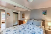 Surf Haven Unit A w/fire pit walking distance to surfing beaches