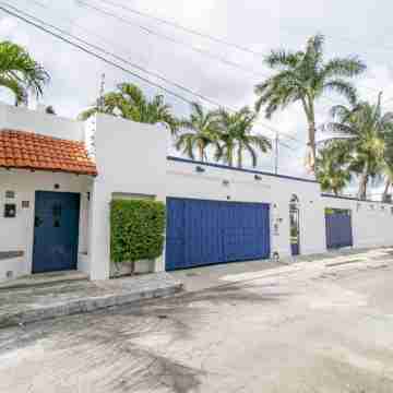 Private Resort with Amazing Pool and Gardens Hotel Exterior