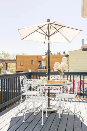 Newly Renovated Victorian House 1 train stop to SF and Parking Отели рядом с достопримечательностью «African American Museum and Library»