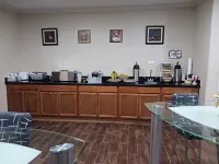 Quality Inn & Suites - breakfast