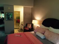 SALE -  Closest to the Beach - King Bed - Maui Banyan! -