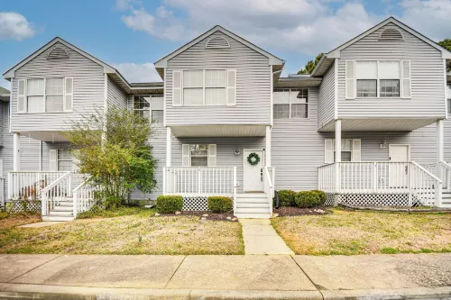 Home 5 Mi to Colonial Pkwy, 11 Mi to Busch Gardens - parking