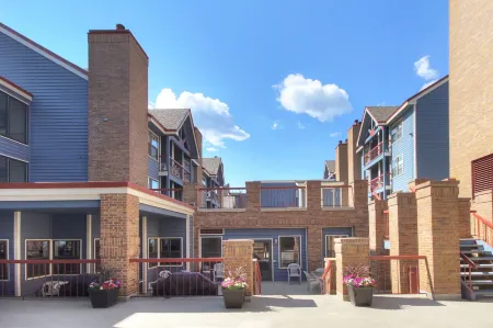 River Mtn Lodge W103 Отели рядом с достопримечательностью «Riverwalk Center at Breckenridge»