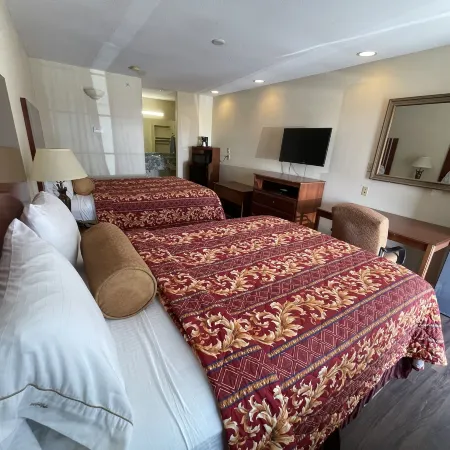 Riviera Inn & Suites