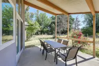 4 Mi to Folsom Lake: Modern Home w/ Patio! Hotels in Granite Bay
