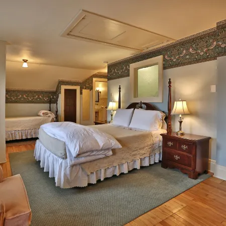 Stone Chalet Bed & Breakfast Inn
