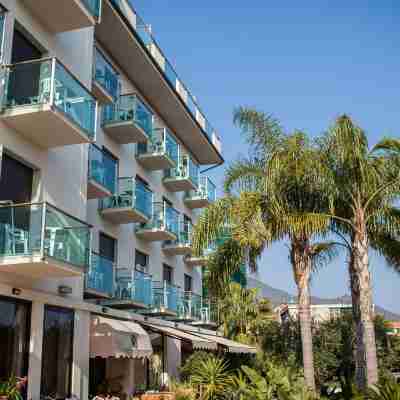 Hotel Ariston & Apartments Hotel Exterior