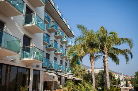 Hotel Ariston & Apartments