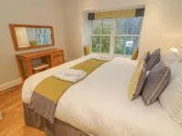 Frost Hotels in Claife
