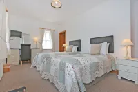 The Courtyard Guesthouse B&B Hotels in Adare