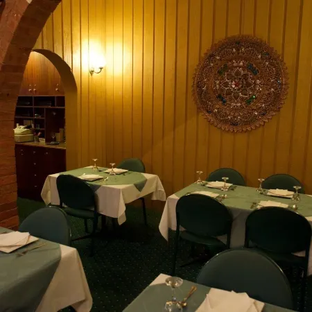Forest Lodge Motor Inn & Restaurant