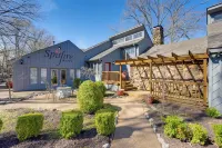 15 Mi to University of Memphis: Getaway w/ Games - bar