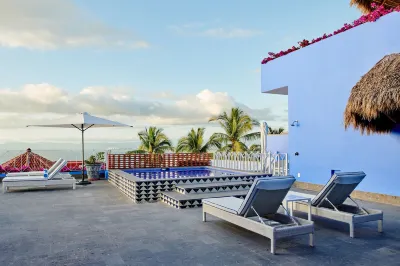 Hotel Luxury Patio Azul فنادق في بويرتو فالارتا