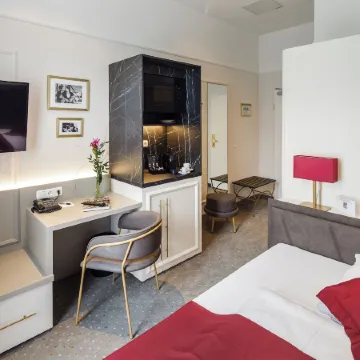 Star-Apart Hansa Hotel Отели рядом с достопримечательностью «Вестенд»