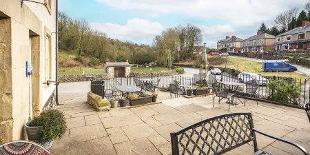 The Fountain Tea Rooms B&B Отели в г. Юг Дарли