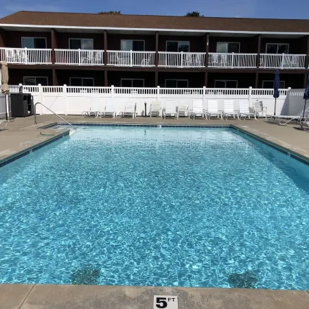 Nader's Motel & Suites