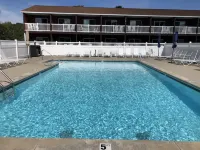 Nader's Motel & Suites Hotels in Ludington