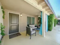Little Paradise Hotel