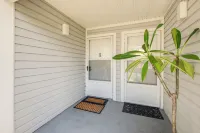 Pool Access & Lanai: Riverfront Welaka Condo! - 수영장
