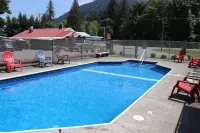 Lone Fir Resort - Pools
